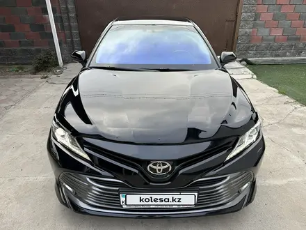 Toyota Camry 2018 года за 13 100 000 тг. в Тараз