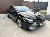 Toyota Camry 2018 года за 13 100 000 тг. в Тараз – фото 2