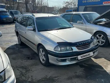 Toyota Avensis 1999 годаүшін3 400 000 тг. в Алматы