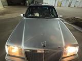 Mercedes-Benz E 200 1993 года за 800 000 тг. в Жезказган – фото 3