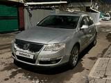 Volkswagen Passat 2005 года за 2 550 000 тг. в Алматы – фото 2