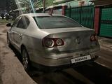 Volkswagen Passat 2005 года за 2 550 000 тг. в Алматы – фото 5