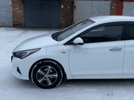 Hyundai Accent 2020 года за 8 480 000 тг. в Усть-Каменогорск – фото 2