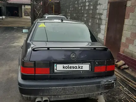 Volkswagen Vento 1993 года за 4 000 000 тг. в Шымкент – фото 4
