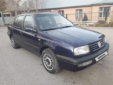 Volkswagen Vento 1996 года за 2 100 000 тг. в Караганда – фото 6