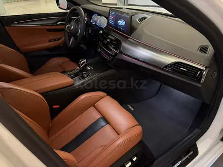 BMW M5 2022 года за 49 900 000 тг. в Алматы – фото 5