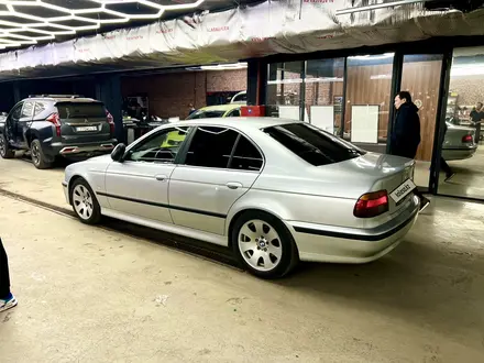 BMW 530 2001 года за 6 200 000 тг. в Астана – фото 2