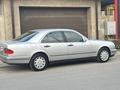 Mercedes-Benz E 320 1999 года за 4 200 000 тг. в Шымкент – фото 15
