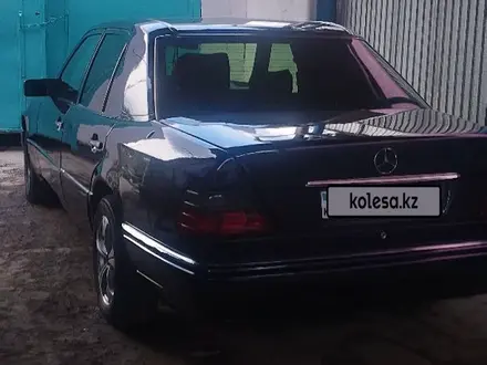 Mercedes-Benz E 280 1993 года за 2 000 000 тг. в Кызылорда