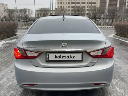 Hyundai Sonata 2011 года за 5 500 000 тг. в Атырау – фото 8