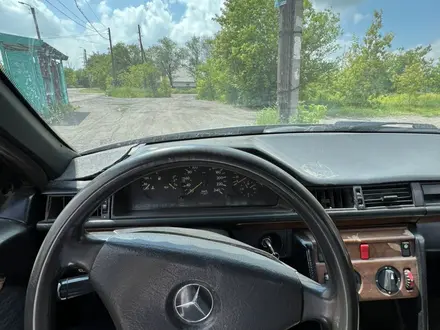 Mercedes-Benz E 260 1991 года за 950 000 тг. в Караганда – фото 6