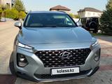 Hyundai Santa Fe 2020 годаfor13 500 000 тг. в Алматы