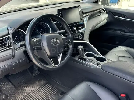 Toyota Camry 2021 года за 16 490 000 тг. в Актау – фото 6