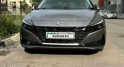 Hyundai Elantra 2022 года за 10 300 000 тг. в Астана – фото 2