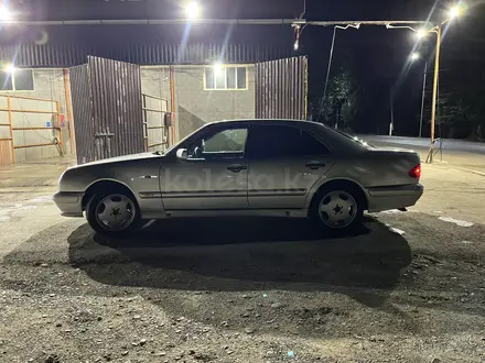 Mercedes-Benz E 280 1996 года за 2 400 000 тг. в Алматы – фото 4