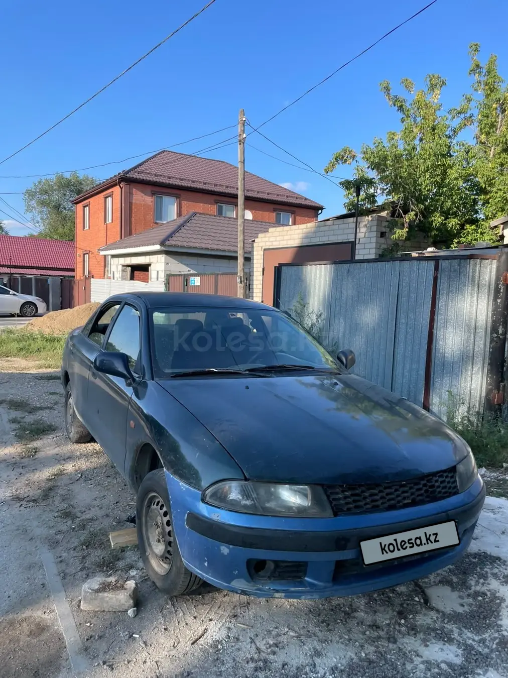 Mitsubishi Carisma, 1998