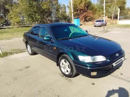 Toyota Camry 1999 года за 3 500 000 тг. в Астана – фото 5