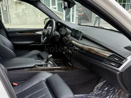 BMW X5 2017 года за 17 250 000 тг. в Алматы – фото 14