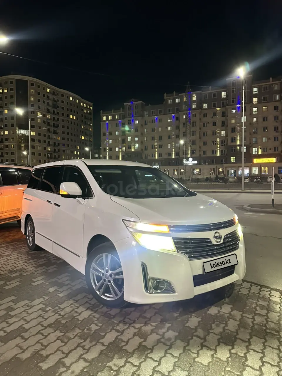 Ниссан Elgrand, 2013