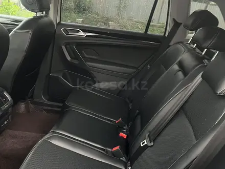 Volkswagen Tiguan 2022 года за 14 500 000 тг. в Алматы – фото 4