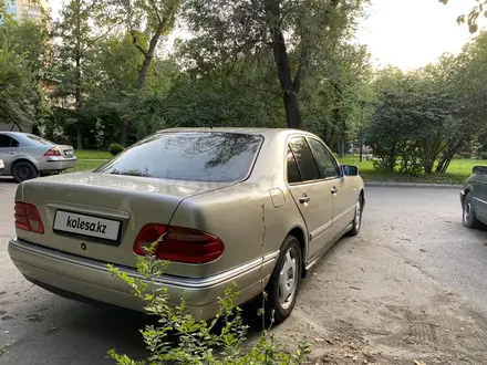 Mercedes-Benz E 320 1998 года за 2 650 000 тг. в Алматы – фото 6