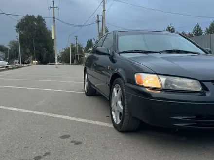 Toyota Camry 1997 года за 3 500 000 тг. в Алматы – фото 5