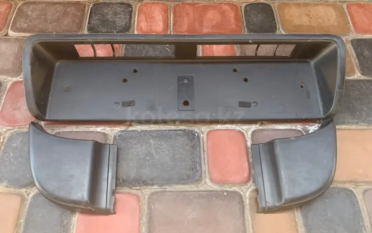 Пластик и кронштейн на задний бампер за 15 000 тг. в Алматы