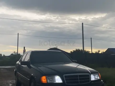 Mercedes-Benz C 180 1996 года за 1 700 000 тг. в Макинск – фото 2