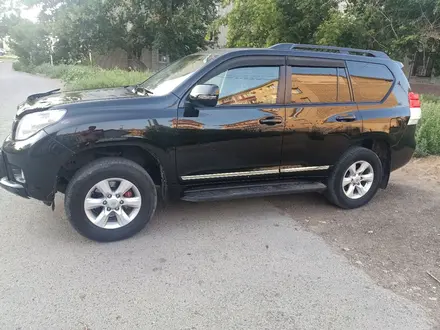 Toyota Land Cruiser Prado 2010 года за 13 500 000 тг. в Уральск – фото 2