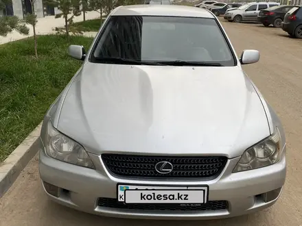 Lexus IS 200 2002 года за 3 500 000 тг. в Астана – фото 2