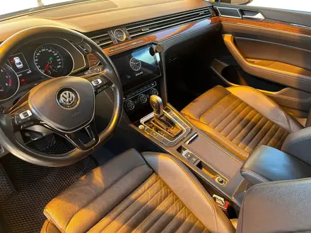 Volkswagen Passat 2019 года за 13 000 000 тг. в Актобе – фото 7