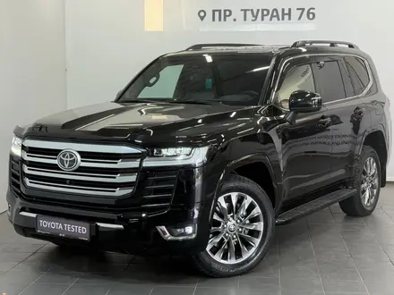 Toyota Land Cruiser Premium+ 2024 года за 57 500 000 тг. в Астана