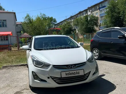 Hyundai Elantra 2015 года за 5 800 000 тг. в Атырау – фото 2