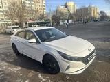 Hyundai Elantra 2021 года за 10 500 000 тг. в Астана – фото 2