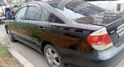 Toyota Camry 2004 года за 3 800 000 тг. в Маканчи – фото 2