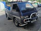 Mitsubishi Delica 1994 годаfor2 300 000 тг. в Алматы