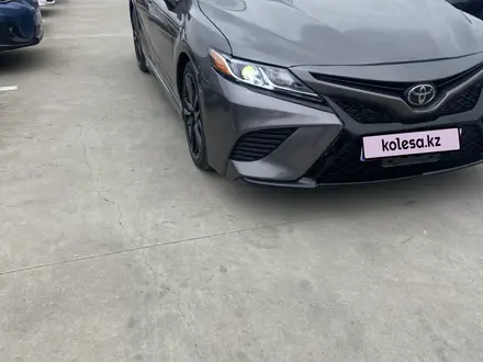 Toyota Camry 2017 года за 8 600 000 тг. в Атырау – фото 7