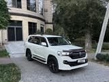 Toyota Land Cruiser 2020 года за 29 500 000 тг. в Алматы – фото 2