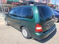 Kia Carnival 1998 года за 2 700 000 тг. в Тараз – фото 4