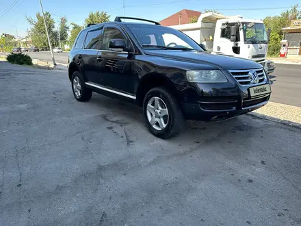 Volkswagen Touareg 2006 года за 5 300 000 тг. в Алматы