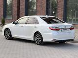 Toyota Camry 2017 года за 11 500 000 тг. в Шымкент – фото 2