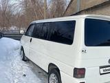 Volkswagen Multivan 2000 годаүшін4 650 000 тг. в Караганда