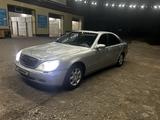 Mercedes-Benz S 320 2001 года за 2 500 000 тг. в Жезказган – фото 2