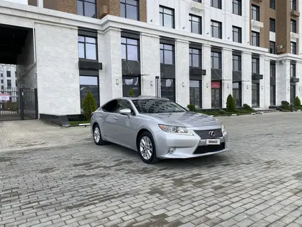 Lexus ES 300h 2012 года за 8 000 000 тг. в Актау – фото 2