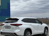 Toyota Highlander 2023 года за 31 000 000 тг. в Усть-Каменогорск – фото 4