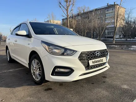 Hyundai Accent 2018 года за 7 390 000 тг. в Астана