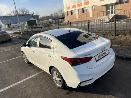 Hyundai Accent 2018 года за 7 390 000 тг. в Астана – фото 8