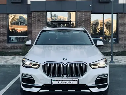 BMW X5 2019 года за 28 000 000 тг. в Атырау – фото 2