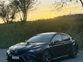 Toyota Camry 2018 года за 8 400 000 тг. в Уральск – фото 4