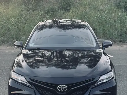 Toyota Camry 2018 года за 8 400 000 тг. в Уральск – фото 5